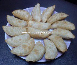 rajsthani-churme-ki-gujiya